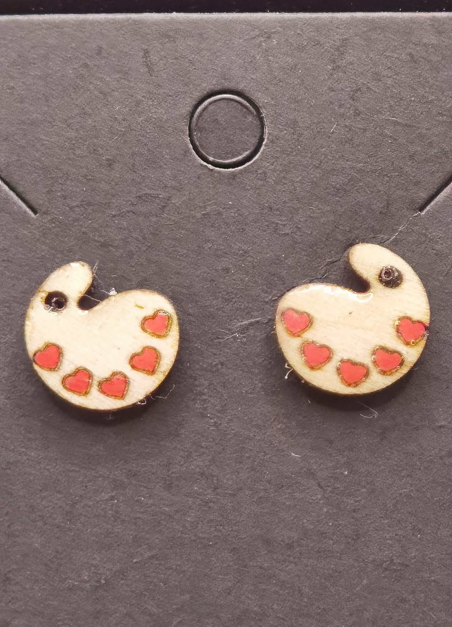Tiny artist's pallet studs